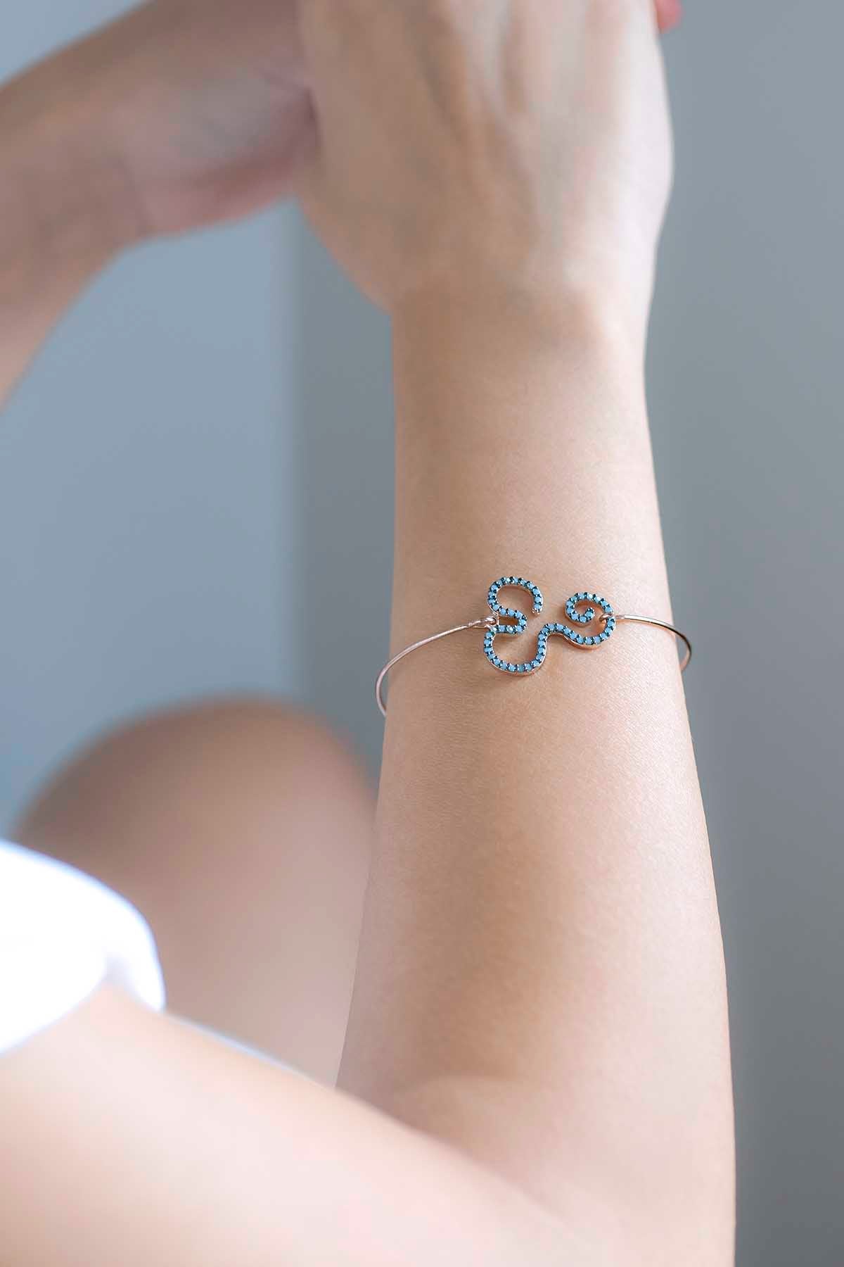 BLUE FLOW - Cuff Bracelet