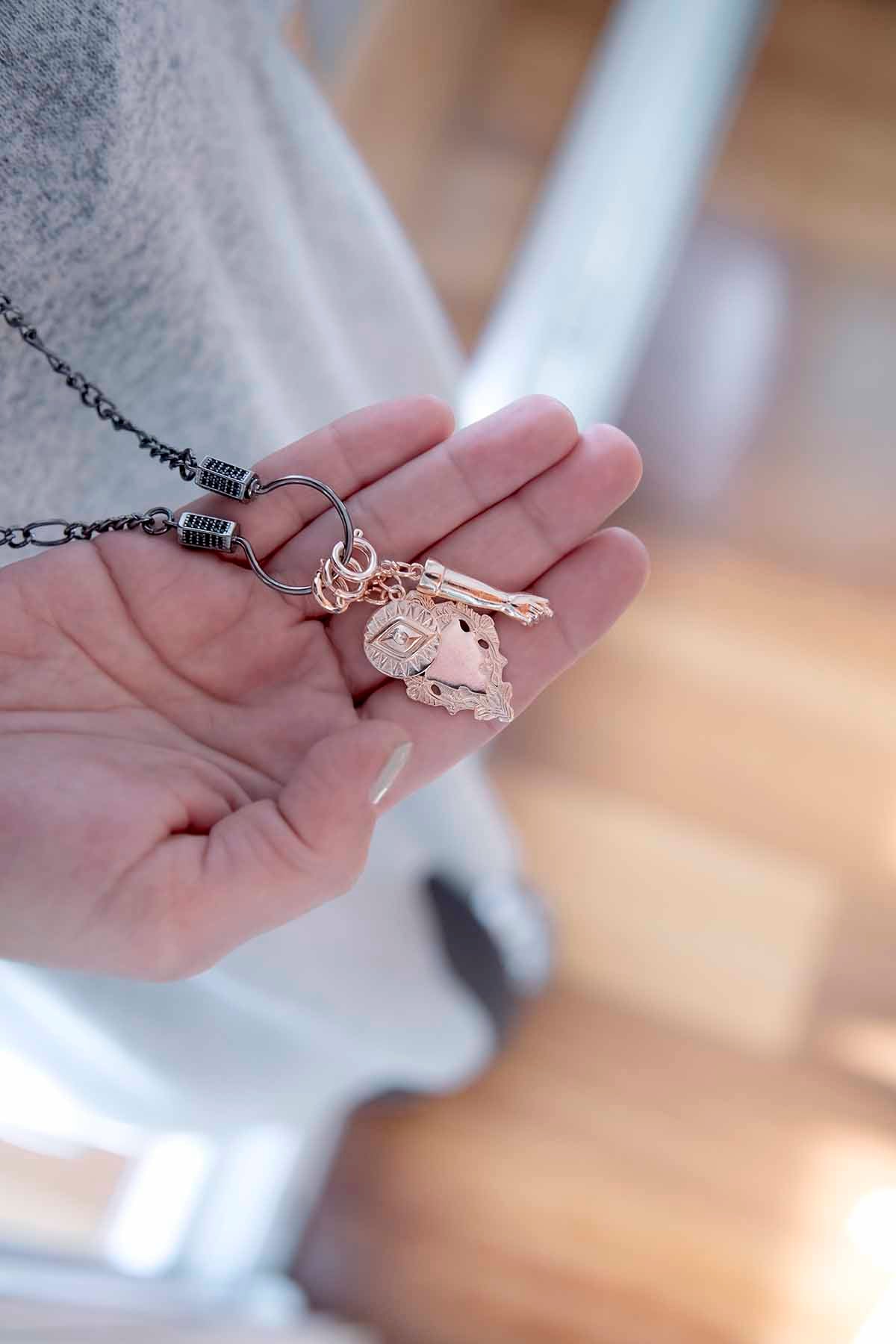 MANO FIGA – Protective Hand Charm