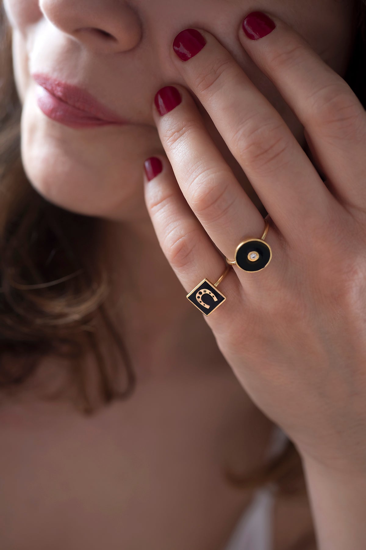 LUCKY HORSESHOE – Horseshoe Signet Ring