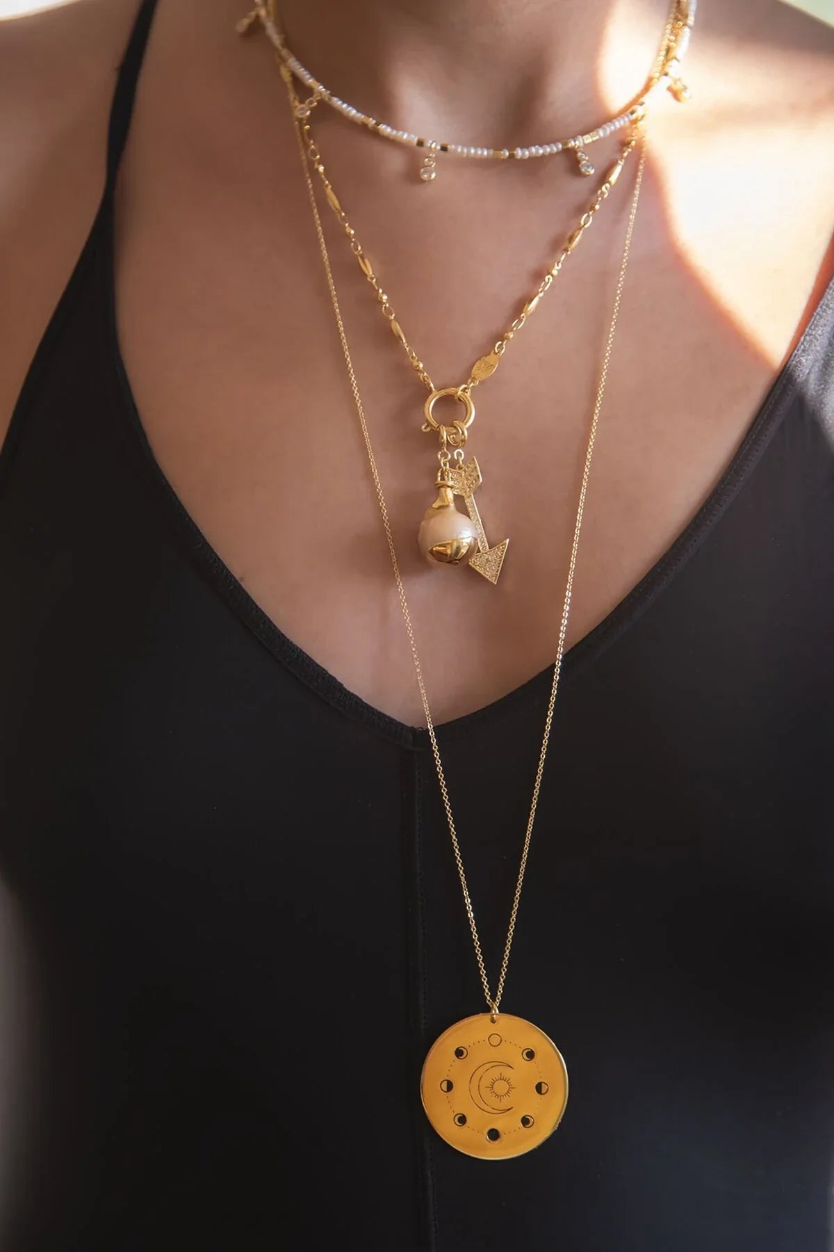 PAPERMOON – Engraved Moon Phases Necklace