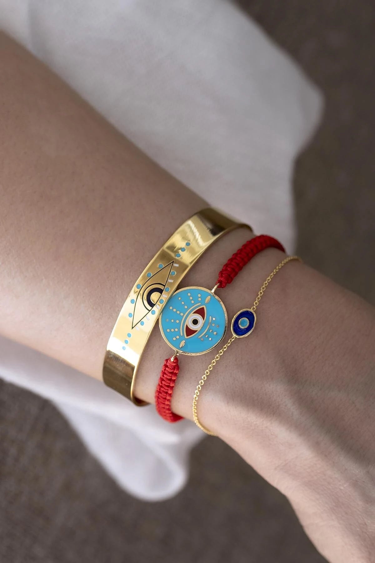 EVER – Delicate Enamel Eye Bracelet