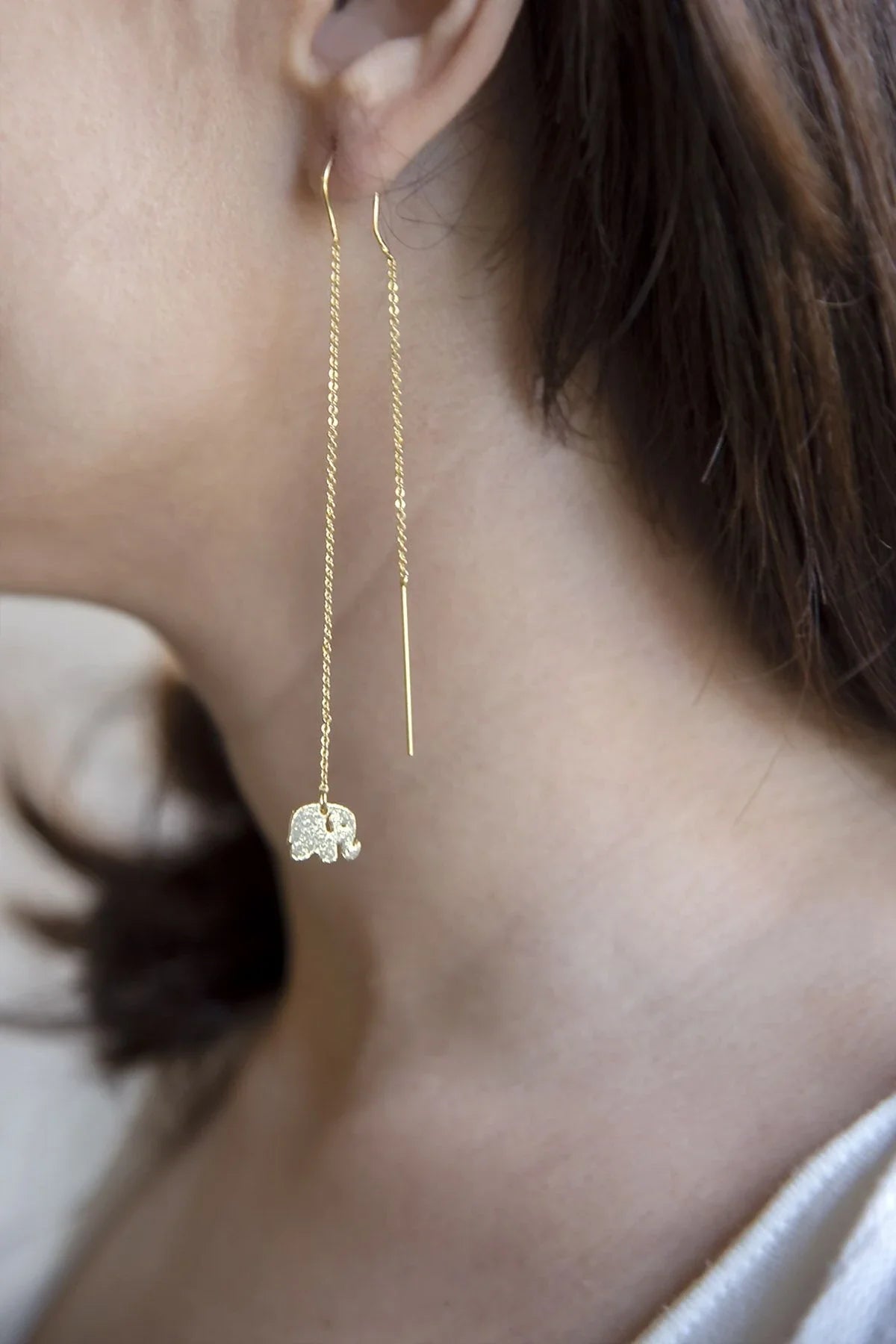 TINY ELEPHANT β Single Chain Elephant Earring