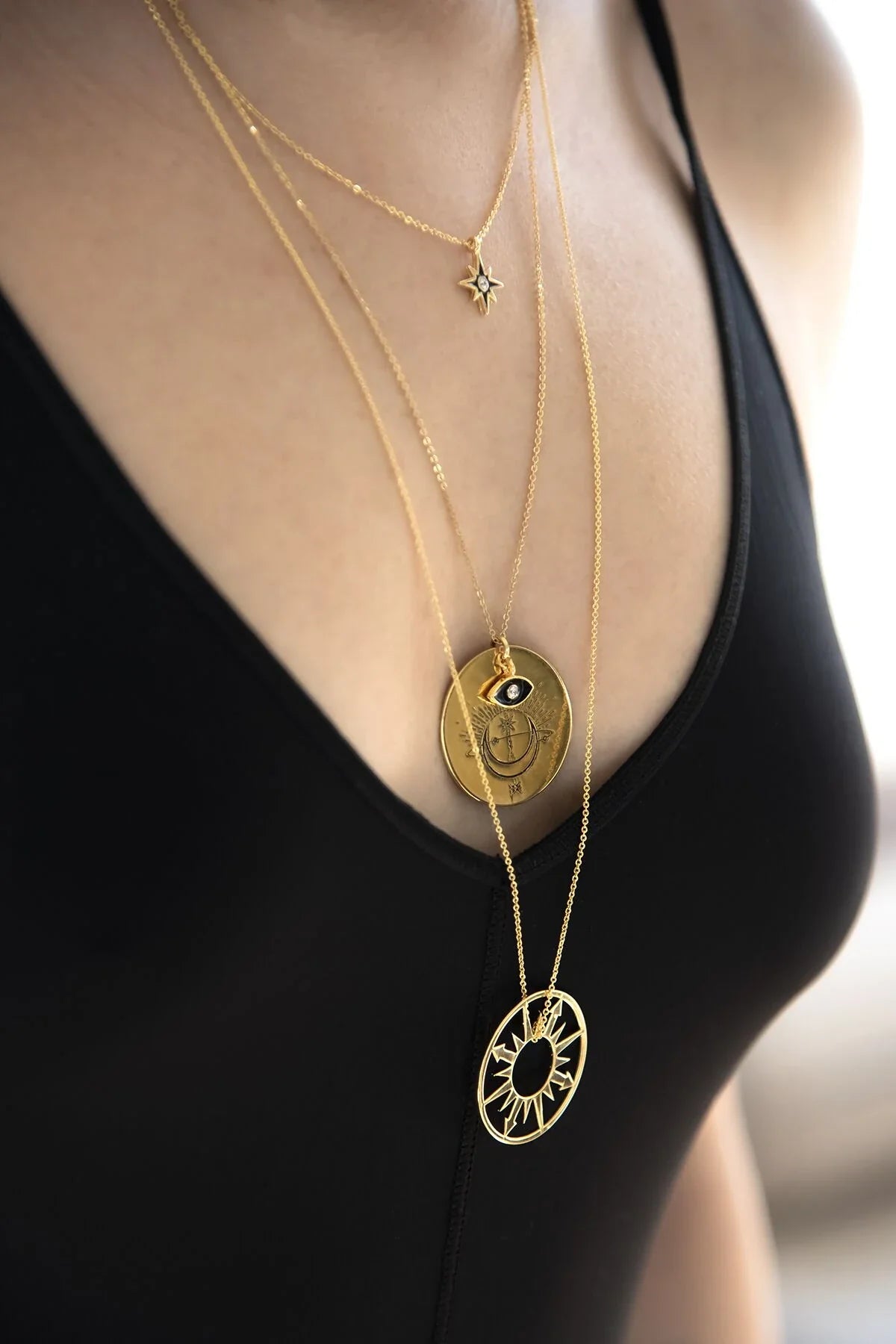SUNDIAL – Sun Compass Pendant Necklace