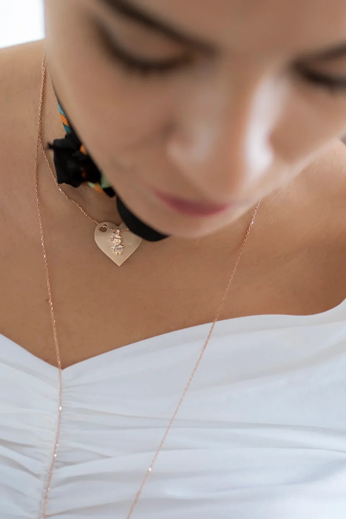 LOLA HEART – Heart Hug Pendant Necklace