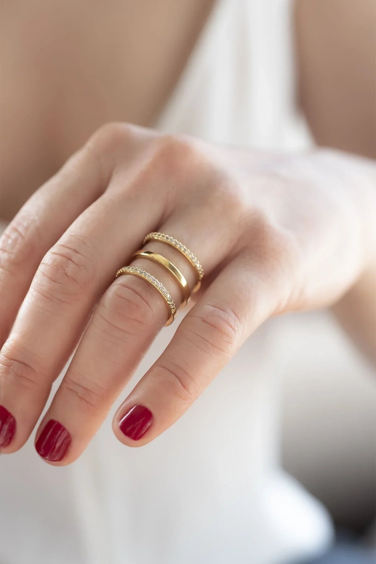 DIAMOND CIRCLES β Layered Diamond Band Ring