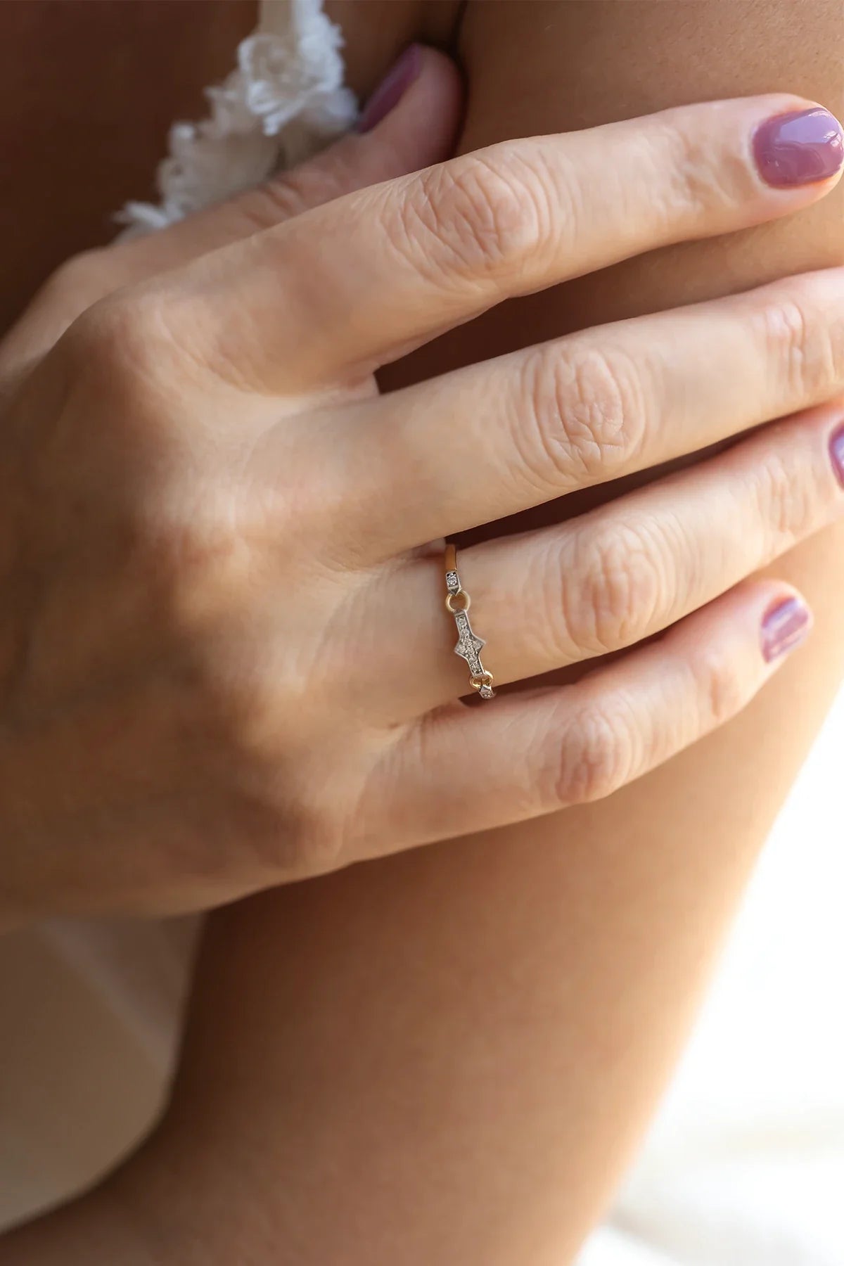 CORDELIA - Minimal Diamond Ring