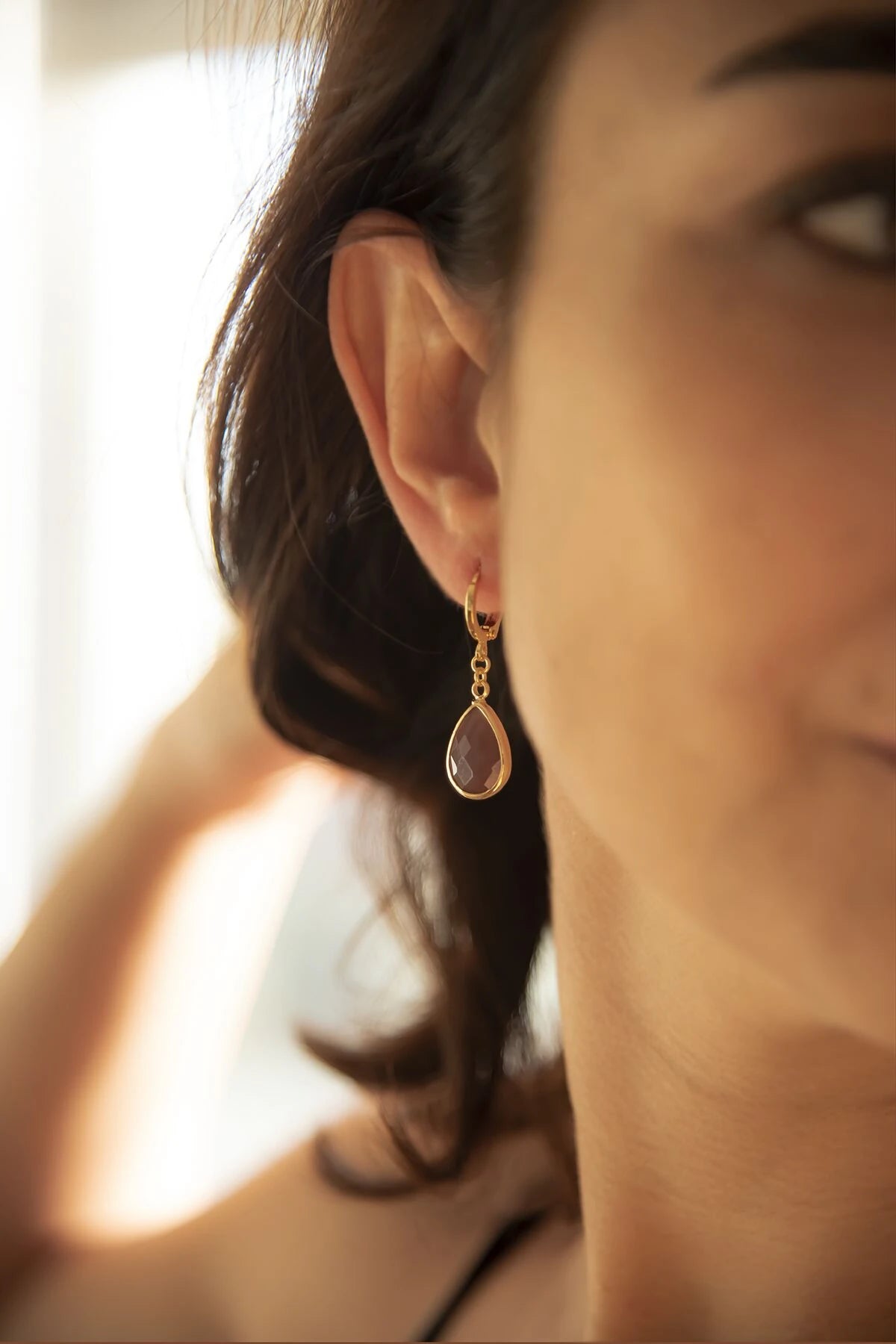 PURPLE DROP – Teardrop-Cut Crystal Huggie Earrings