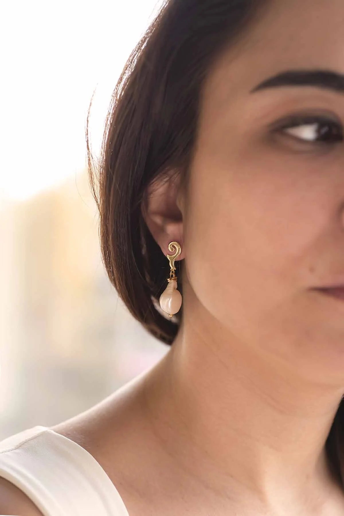 TULIP – Baroque Pearl Drop Earrings