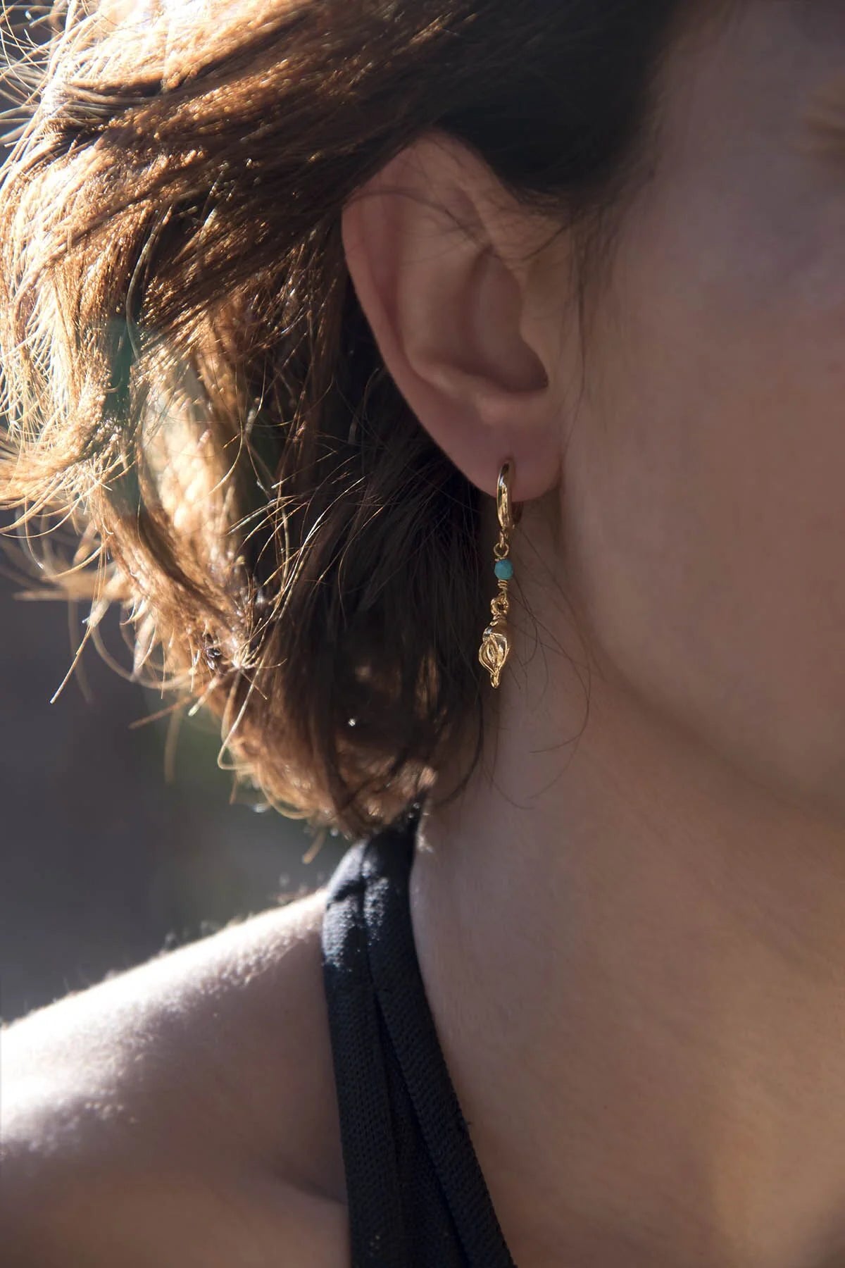 TINY SEASHELL – Little Shell Asymmetrical Earrings