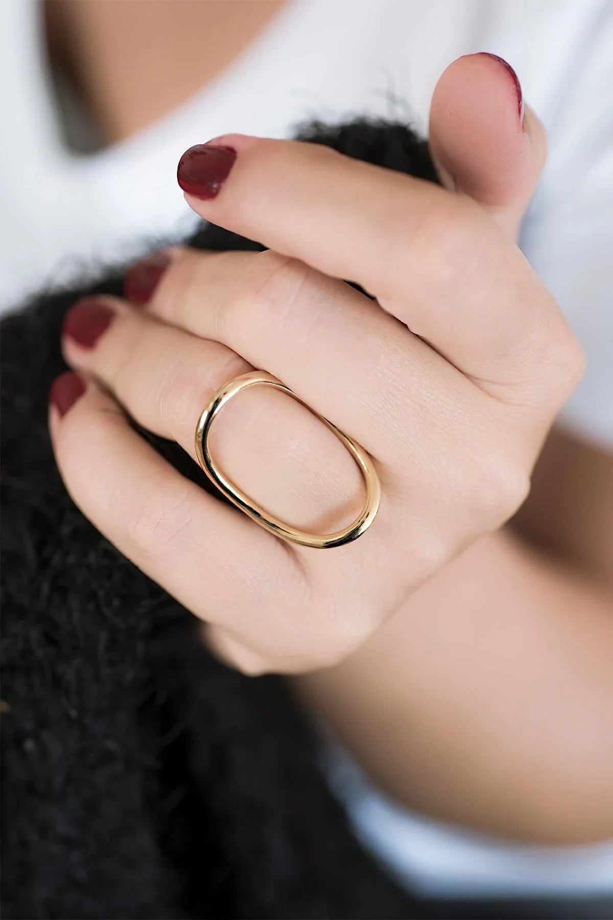 OVALE β Soft Curve Ring