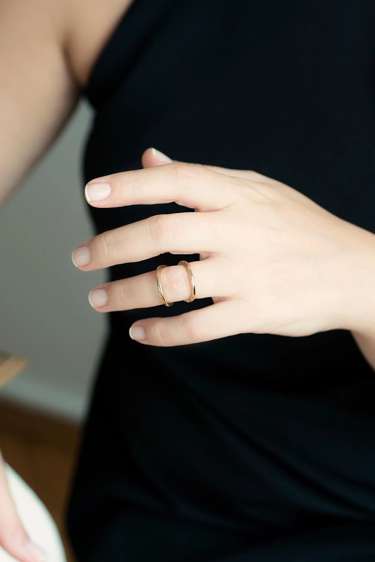 RING IN RING – Golden Knuckle Ring