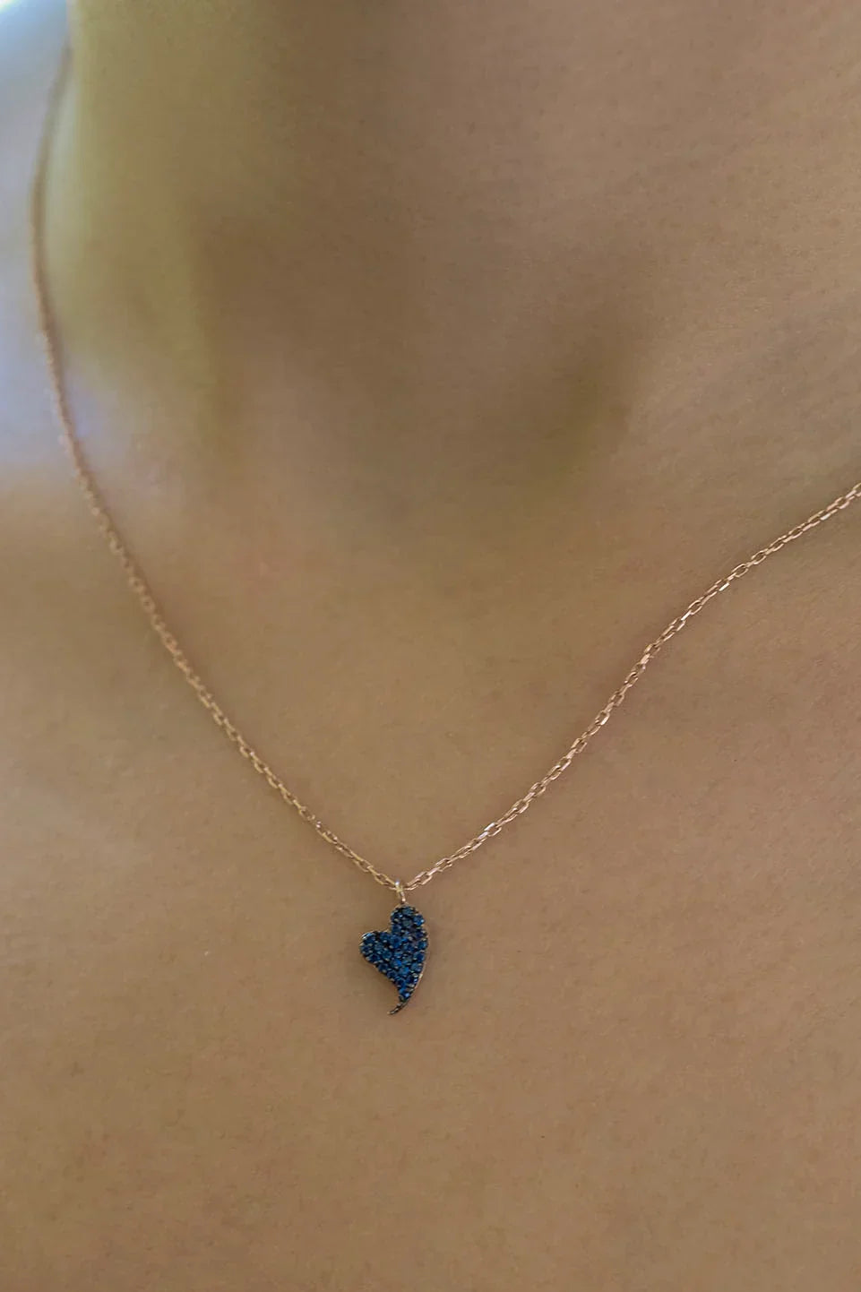 BLUE DIAMOND BEAT – Blue Sapphire Heart Necklace