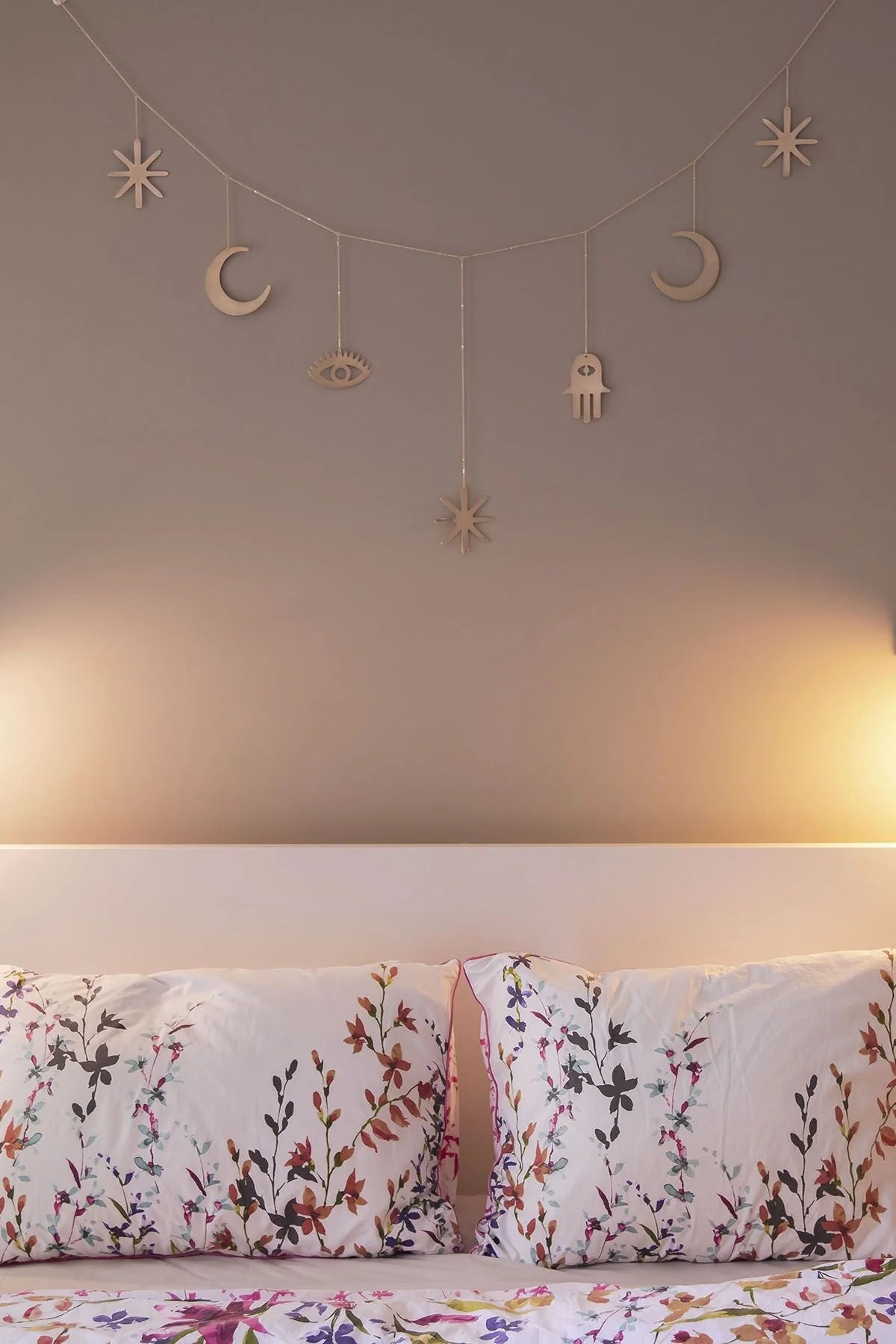 MAGIC SKY – Crescent Moon & Star Wall Decor