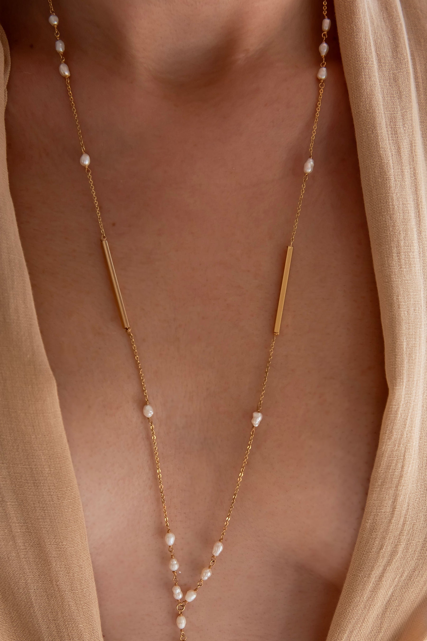 SOUTH SEA – Wire-Wrapped Pearl Body Chain