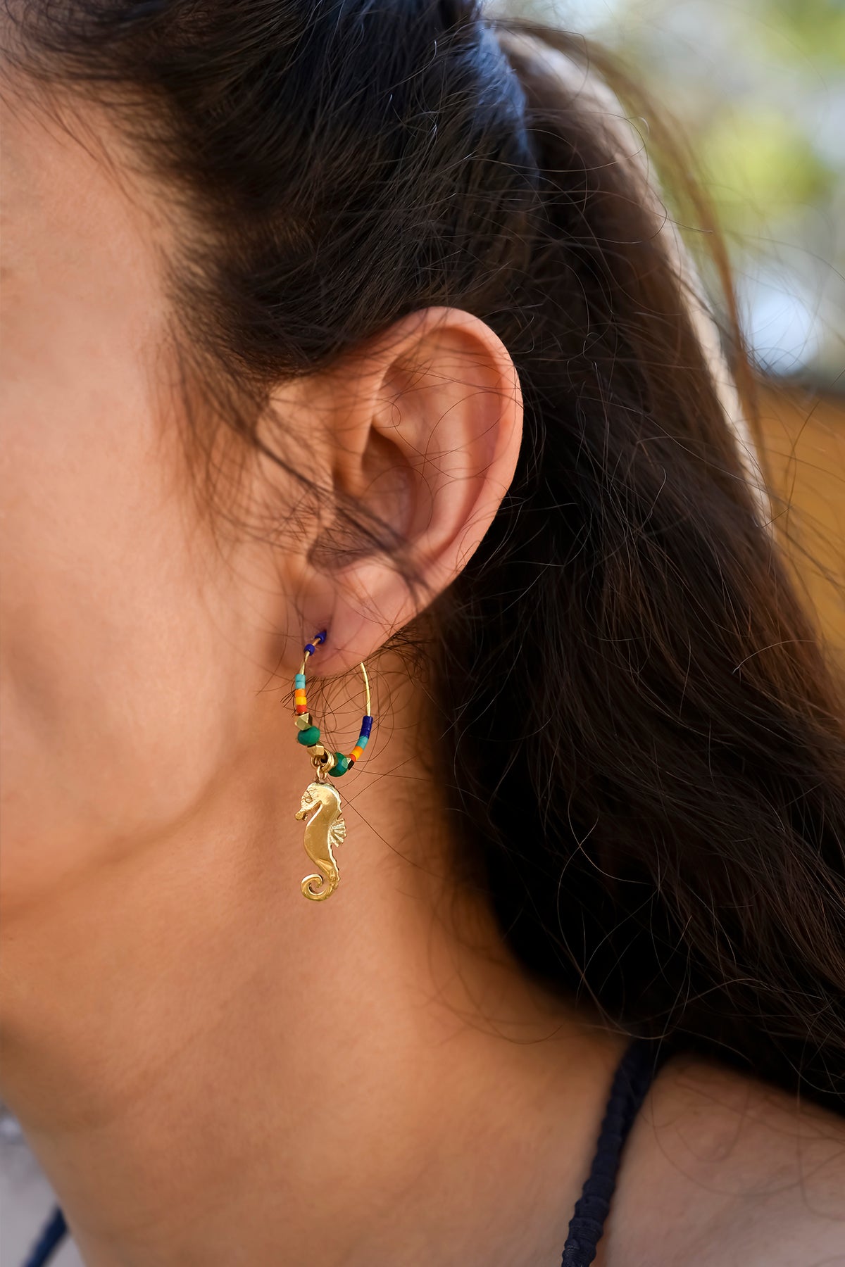 LUCKY SEAHORSE – Seahorse Hoop Charm Earrings