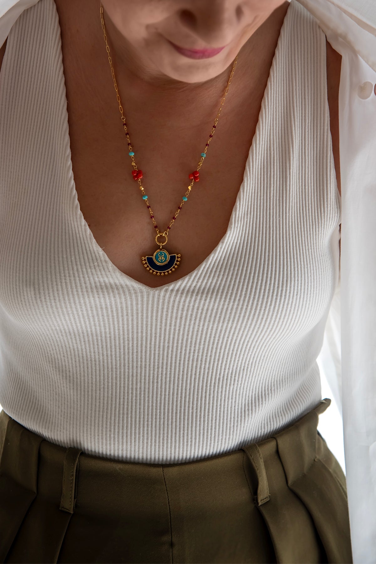 GURU BEE – Gemstone Pendant Necklace