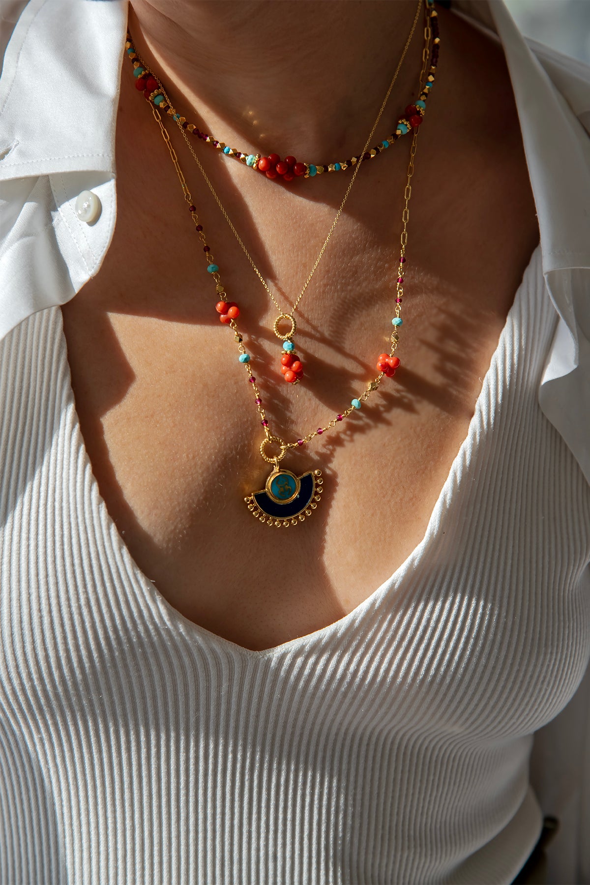 GURU BEE – Gemstone Pendant Necklace
