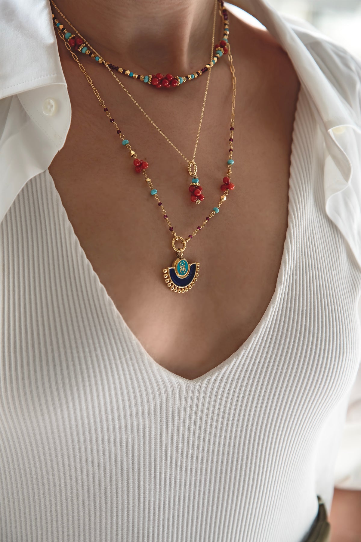 GRAPPE - Mini Coral Pendant Necklace