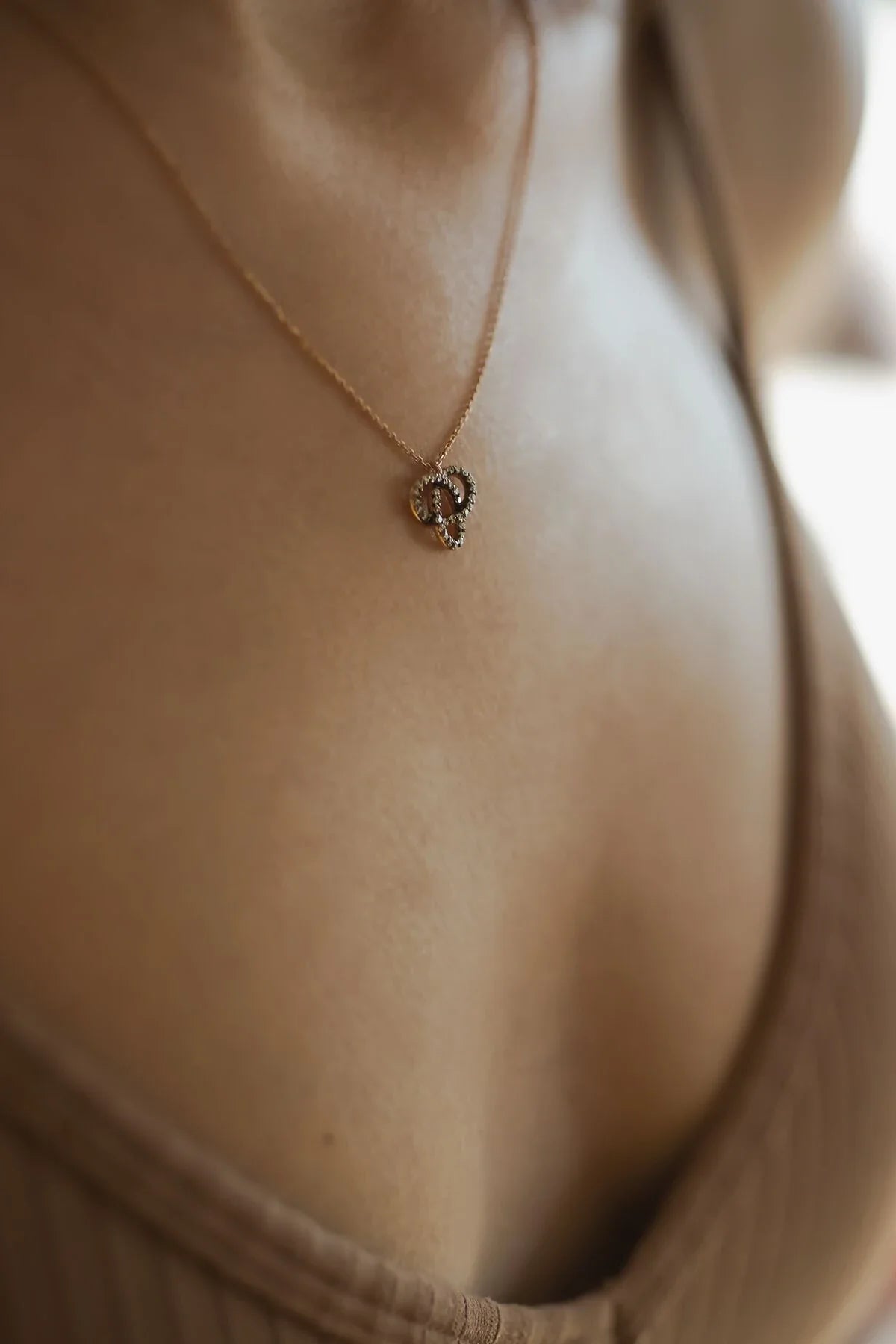 ETERNAL LOOP – Brown Diamond Infinity Necklace