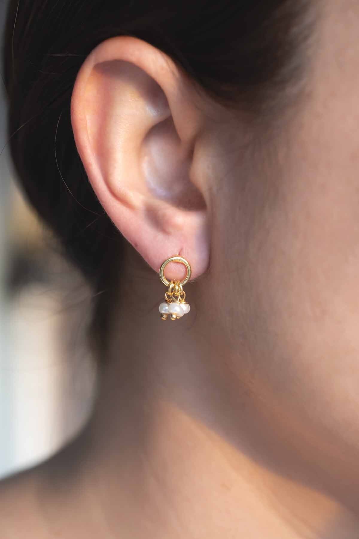 BUBBLES - Minimalist Pearl Earrings
