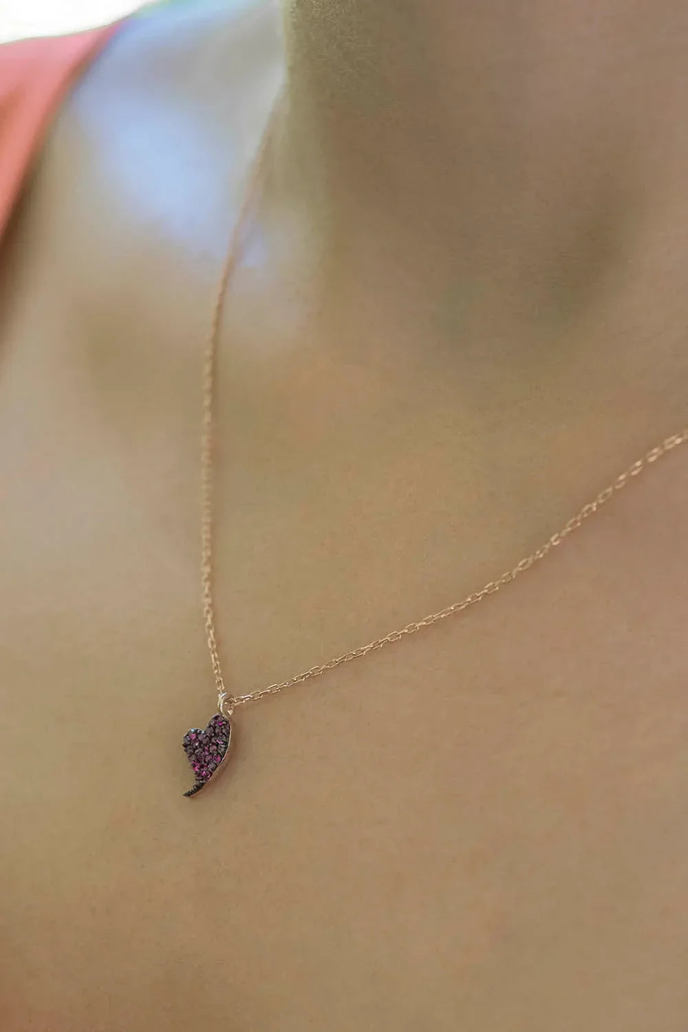PINKY DIAMOND BEAT – Pink Sapphire Heart Necklace