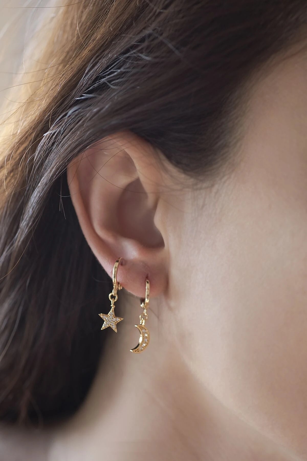 LUCINE – Crescent Huggie Earrings
