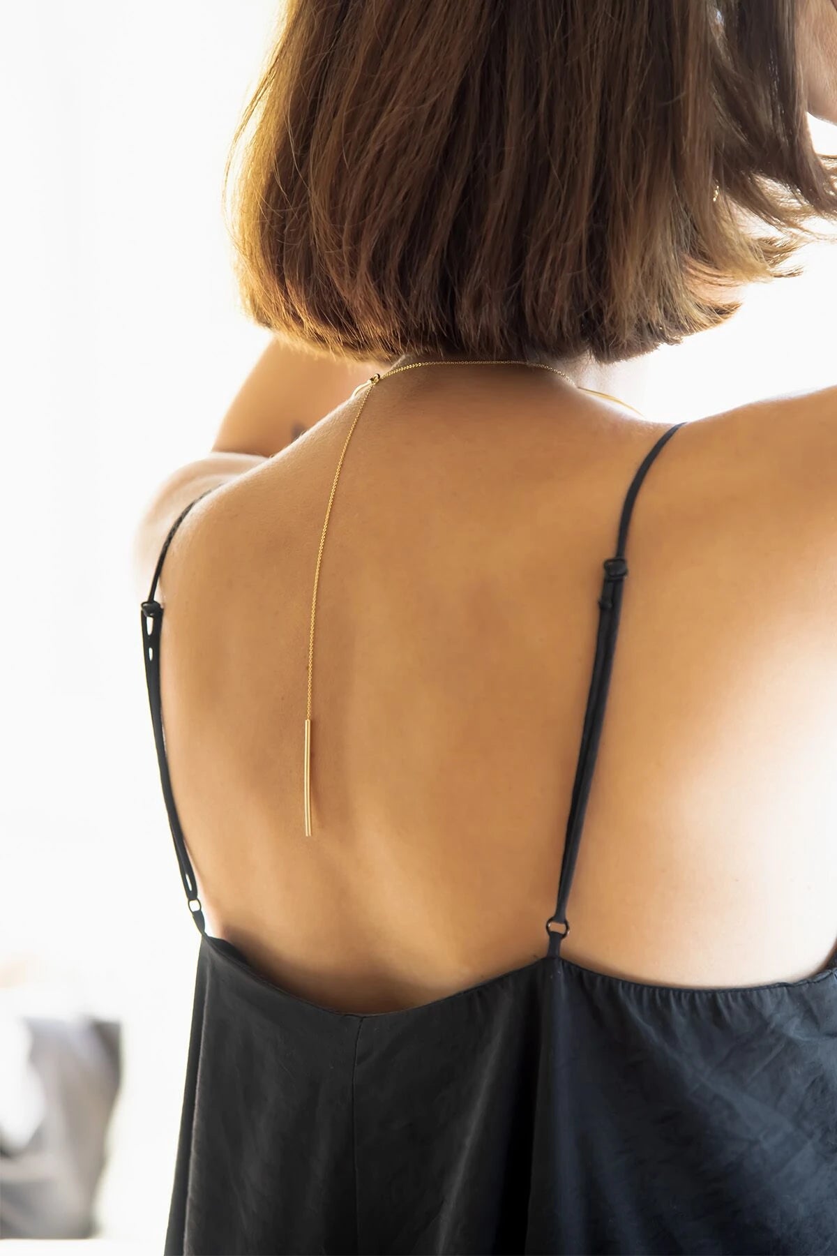 WIRE BAR – Minimal Wire Choker Necklace