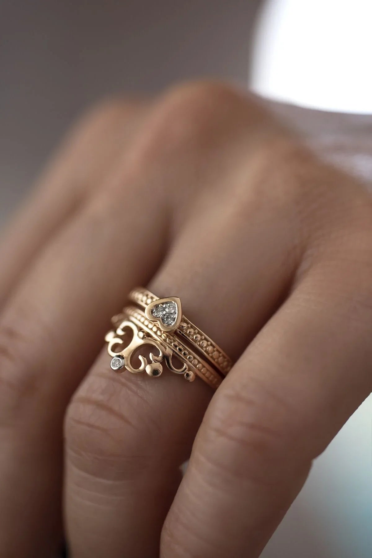 TIARA – Vintage Crown Diamond Band