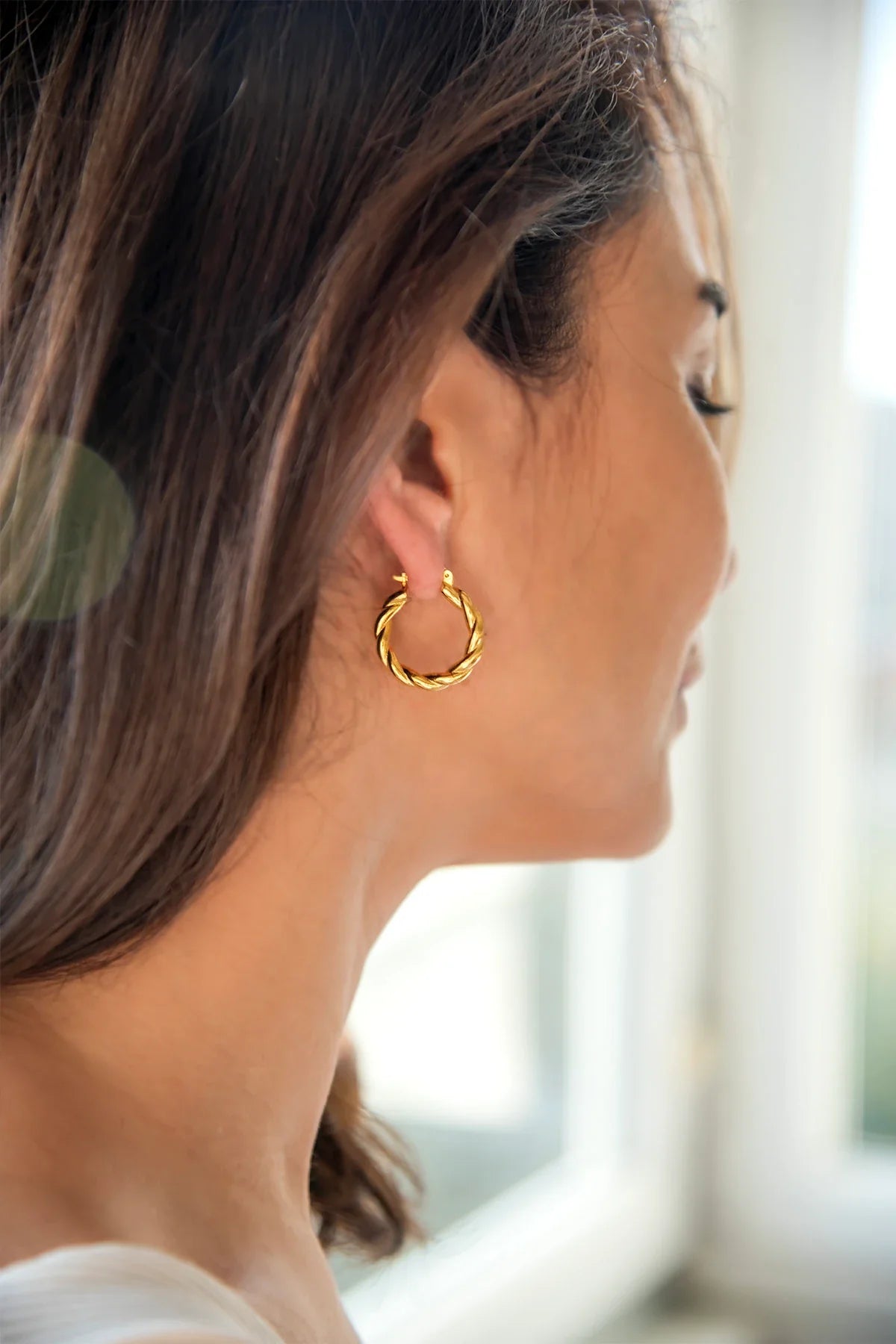 MARIS – Twisted Hoop Earrings