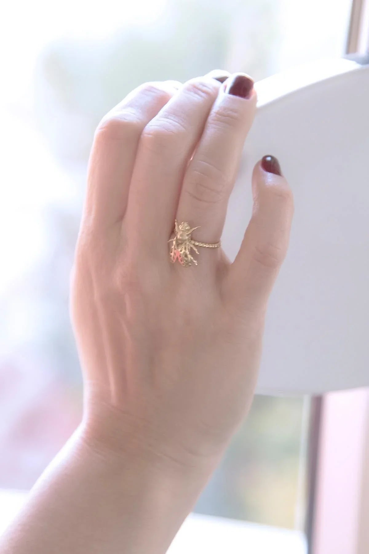 BEE – Gold Ring