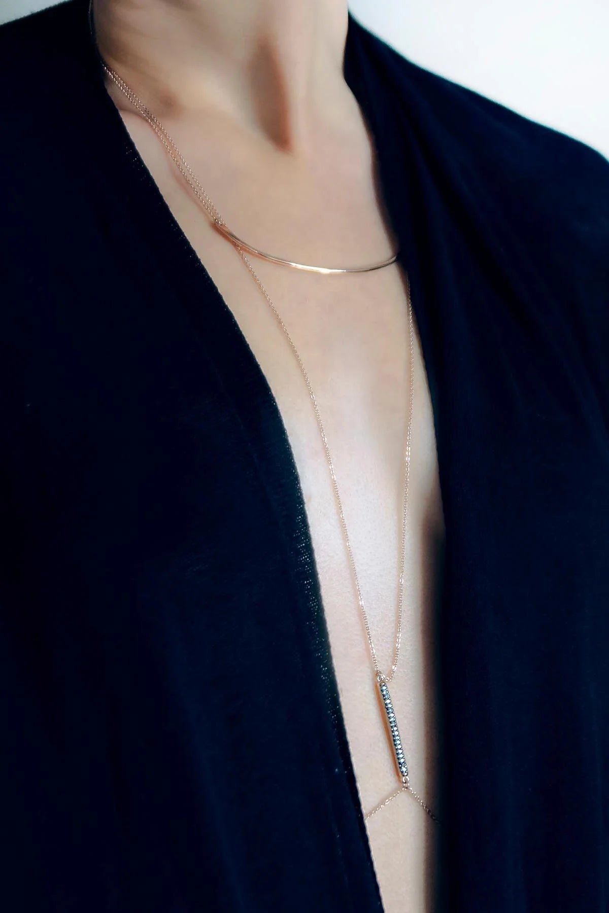 DELICATE ROSE – Subtle Sparkle Body Chain