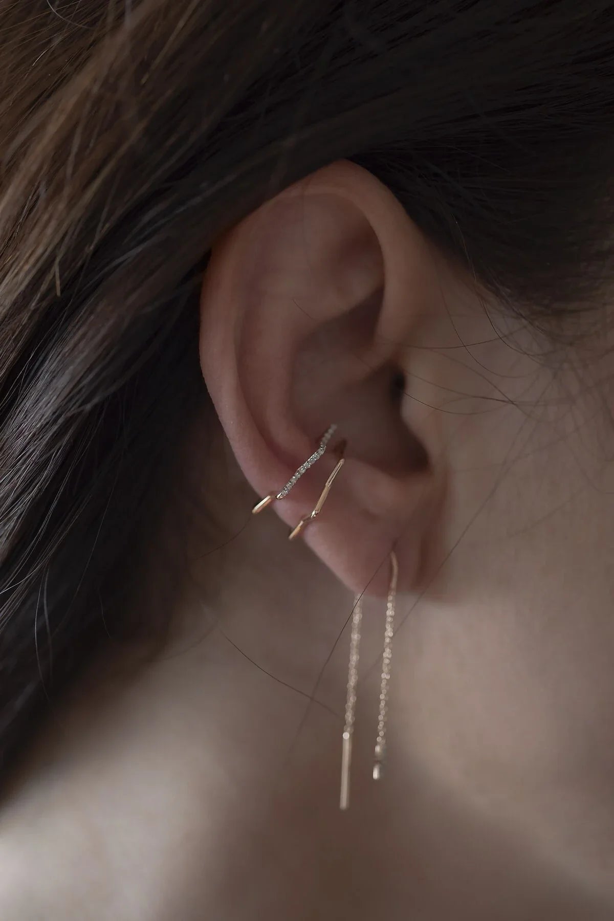 HUG THE MOON - 14K Star Earcuff