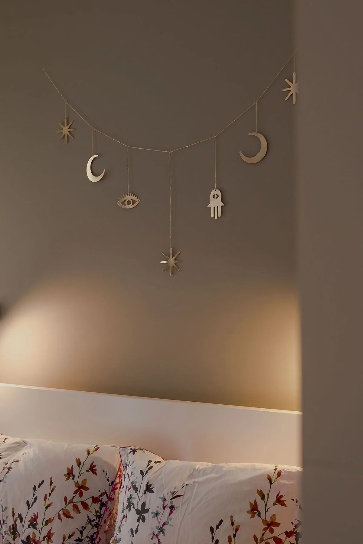 MAGIC SKY – Crescent Moon & Star Wall Decor