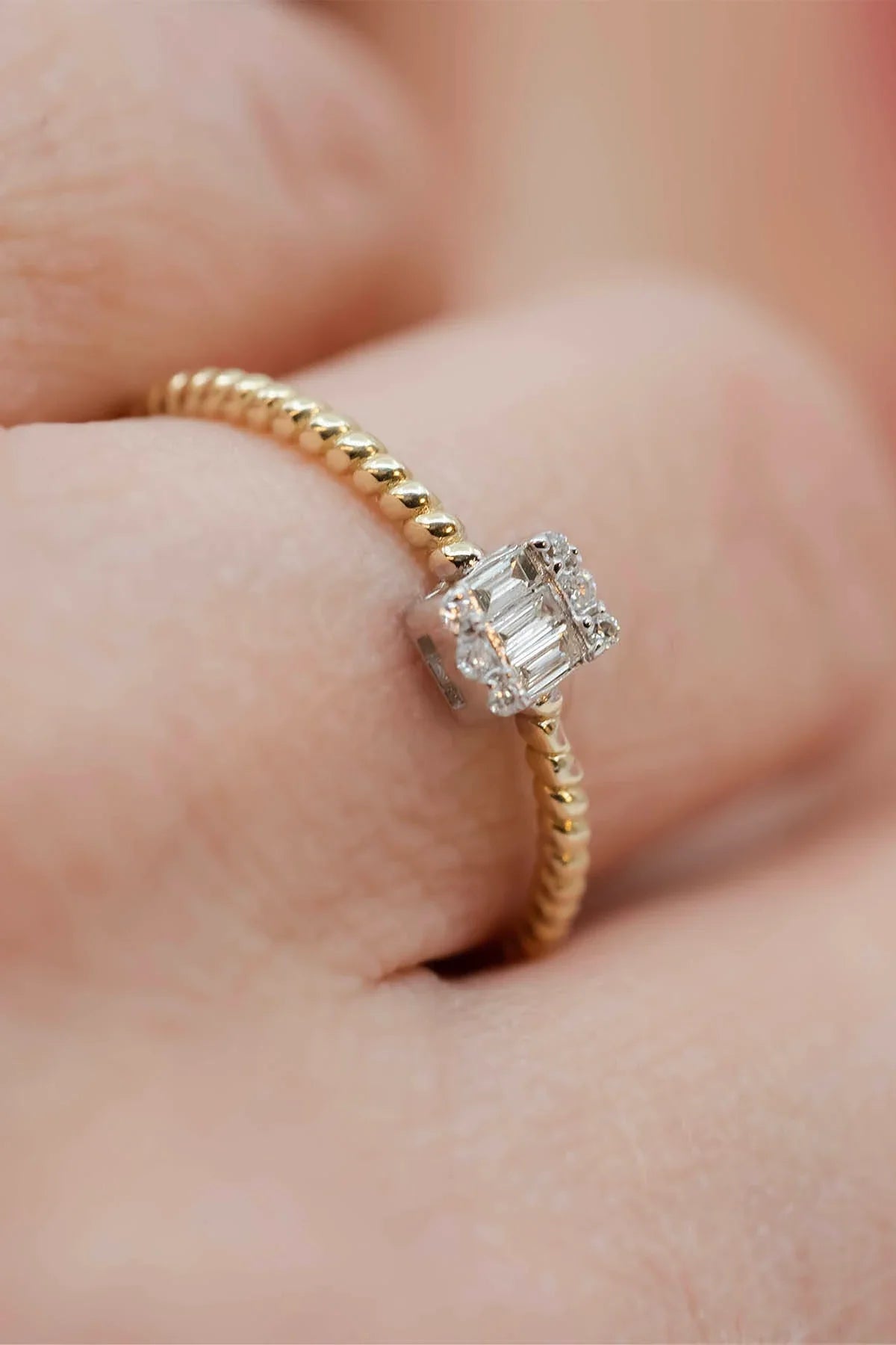 ISABEL – Baguette & Round Diamond Ring