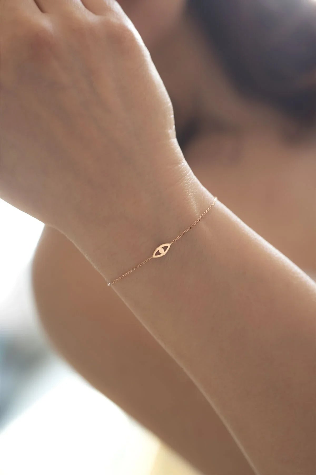 LOOK – Minimal Eye Bracelet