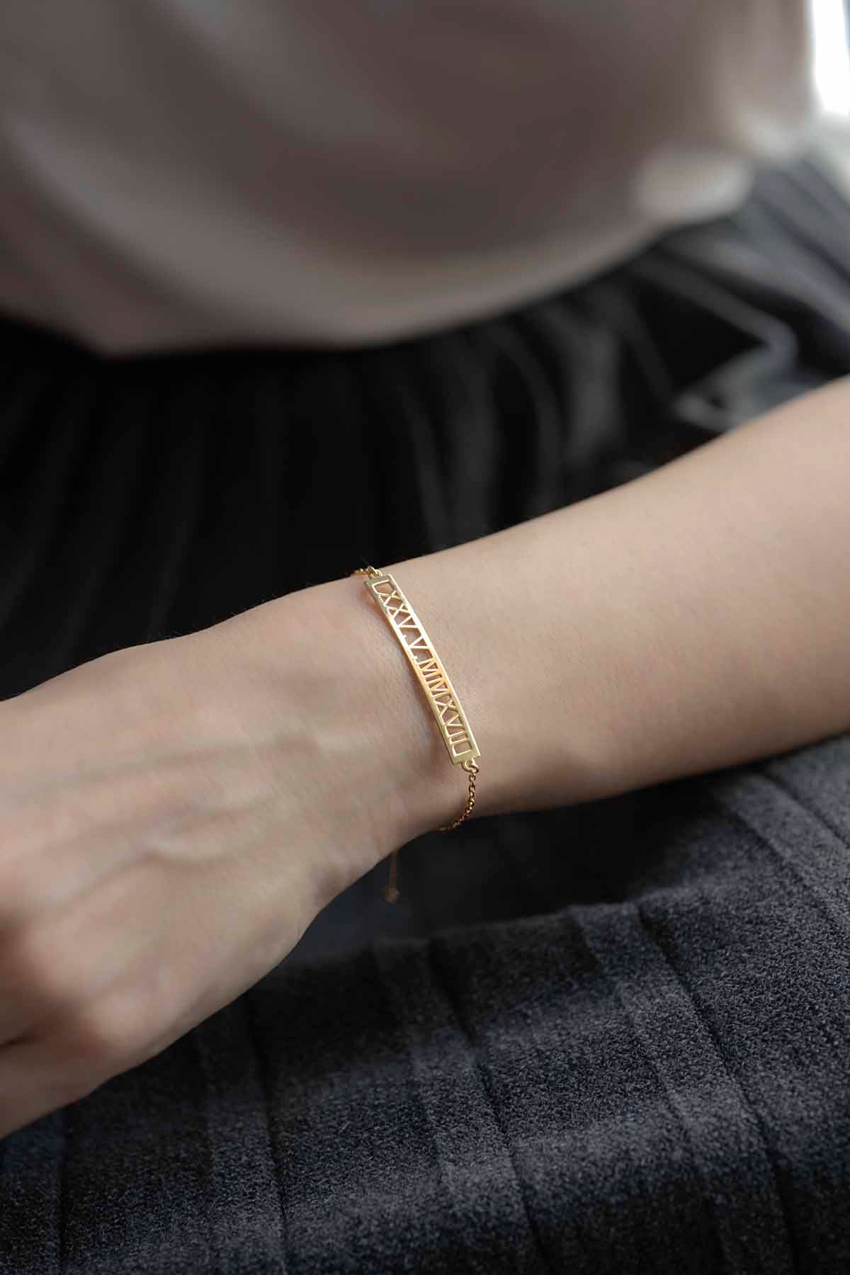 ANCIENT - Personalized Roman Numeral Bracelet