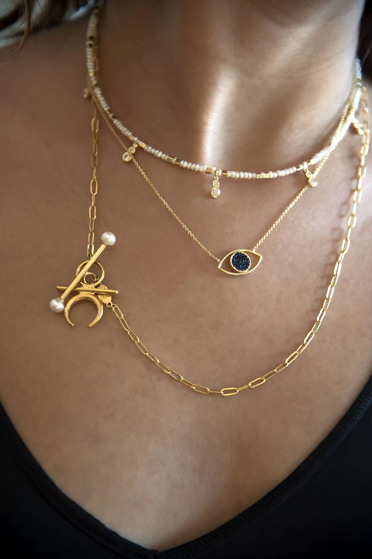 LUNA – Crescent Toggle Chain Necklace