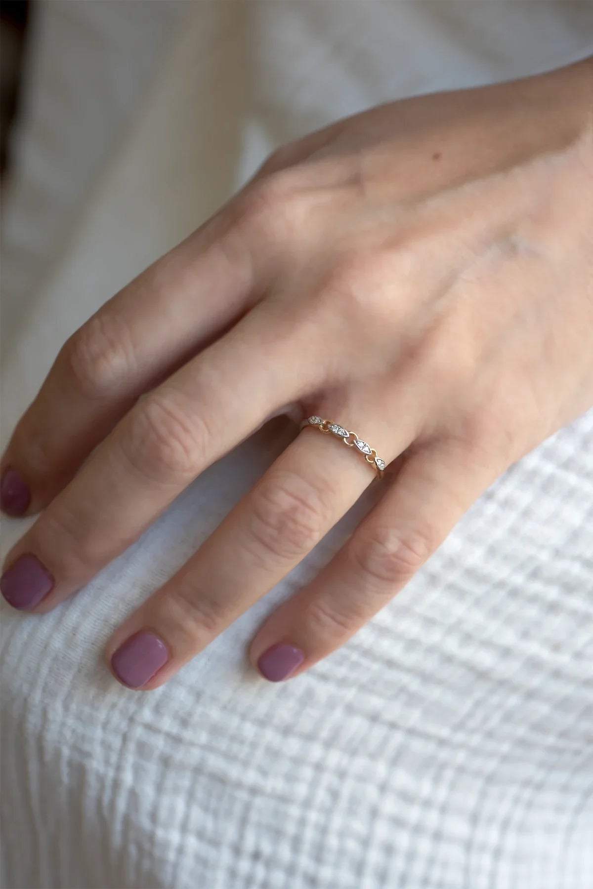 AMELIE - Minimal Wedding Band