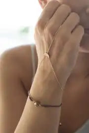 MINI LUNA – Moon Hand Chain & Star Bracelet Set